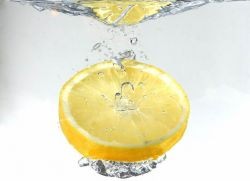 kuum sidruni vee rasva poletamine kuidas poletada rasva oma puusadele